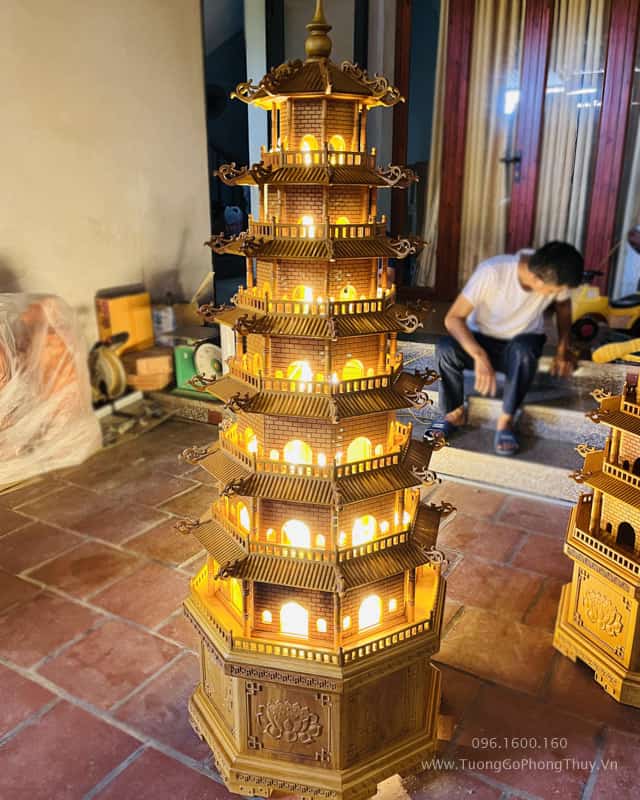 đèn tháp chùa gỗ