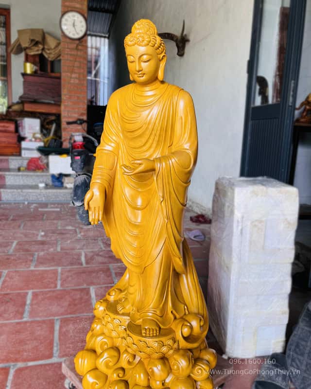 Tượng Phật Thích Ca đứng bằng gỗ cao 1m